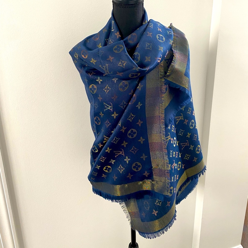 Louis Vuitton So Shine Shawl/Wrap